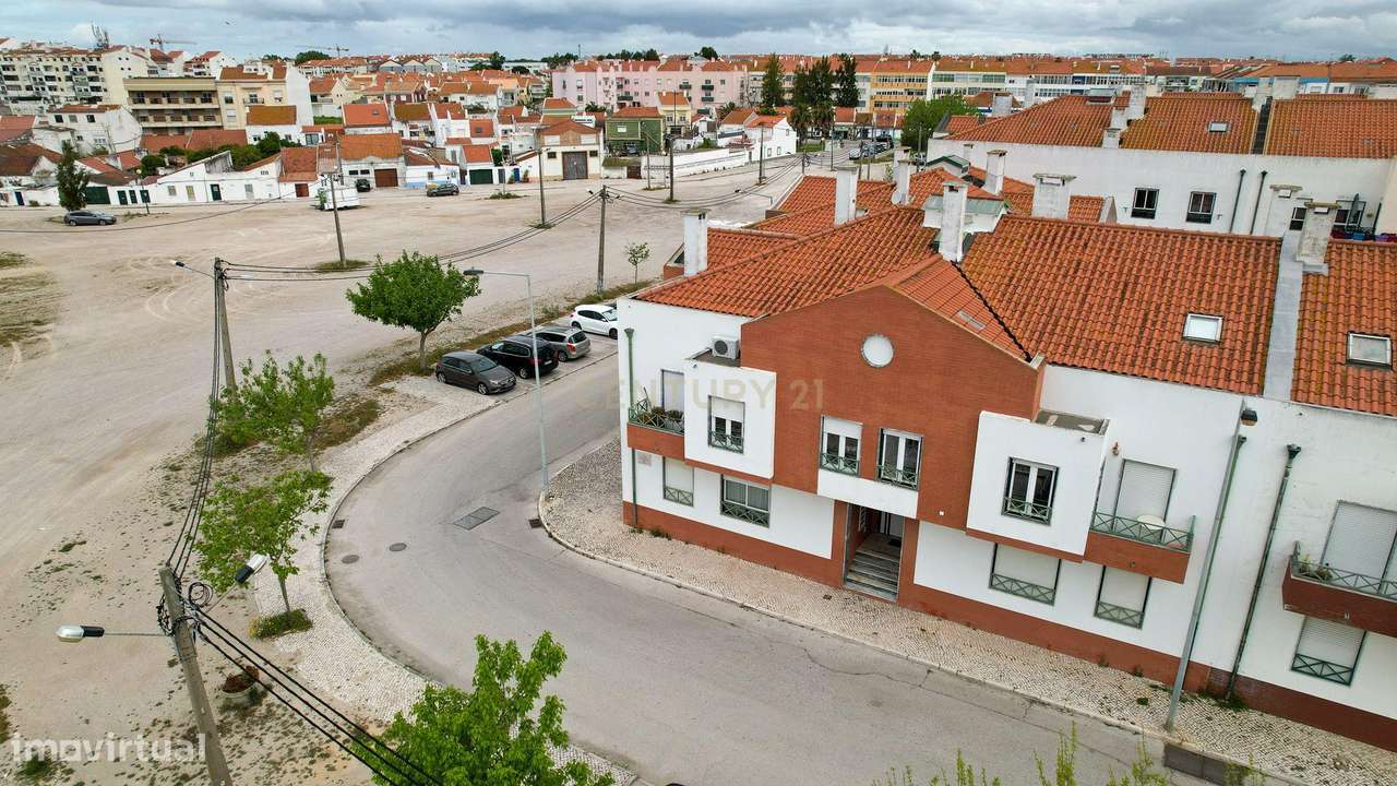 ** Excelente Apartamento T2 - Vista Rio - Centro do Montijo **-24