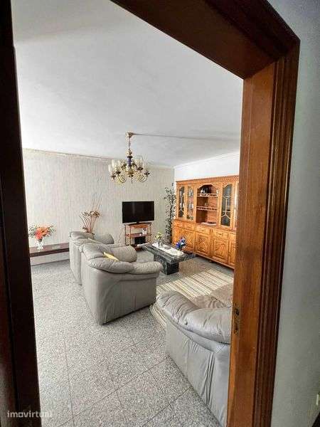 Apartamento T2 + Garagem em S. João da Madeira (108,5 + 11 m2) - Grande imagem: 4/12