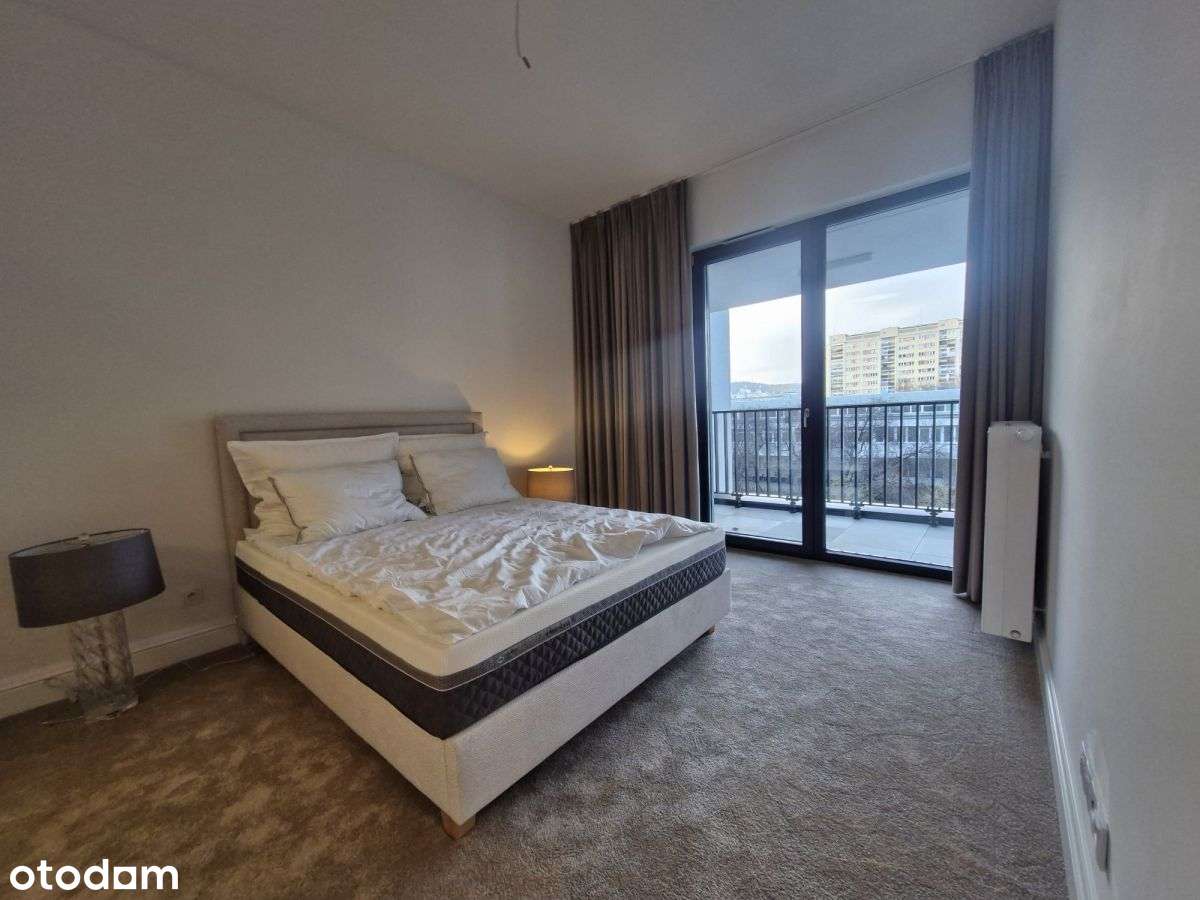 Przestronny Apartament w sercu Gdyni na 2 piętrze-4