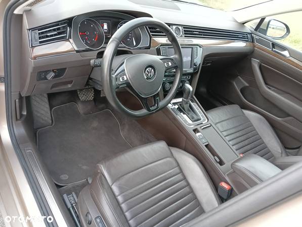 Volkswagen Passat - 13