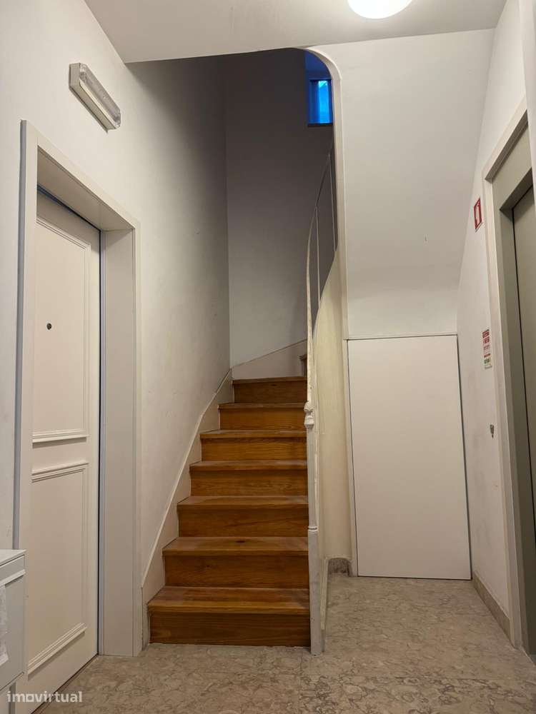 Renovated Studio in São Vicente – Prime Investment Opportunity - Grande imagem: 2/11