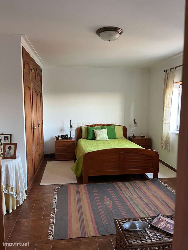 Moradia T4 em condomínio fechado com piscina, vista mar e walking dist-45