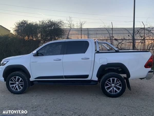 Toyota Hilux 4x4 Double Cab A/T Invincible - 6