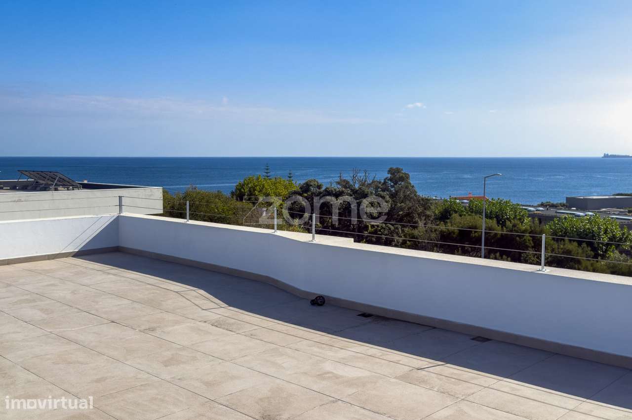 Moradia T3 Nova com Terraços Panorâmicos e Vista Mar na Atalhada-38