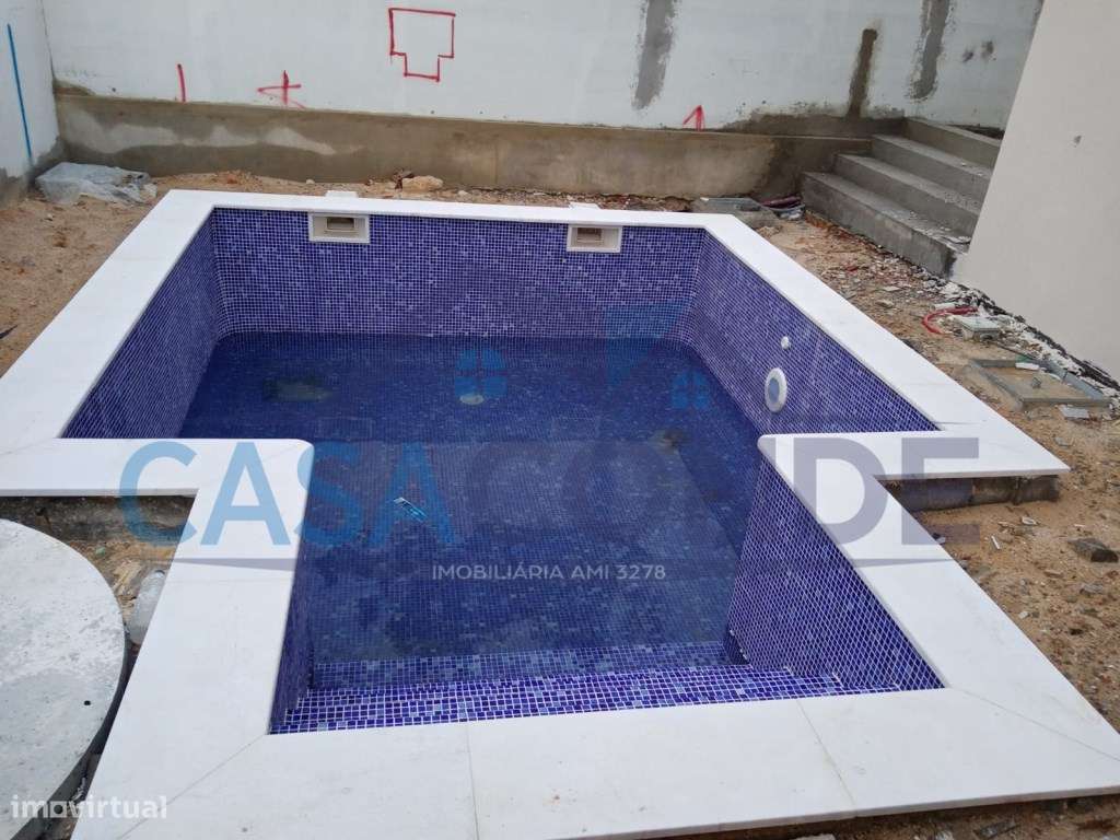 Moradia Isolada Duplex C/Piscina-18