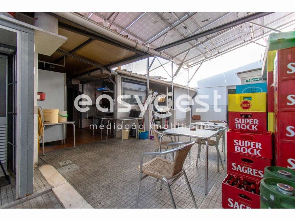 Restaurante frente rio, junto à Marina de Vila Real de Santo António - Grande imagem: 5/15