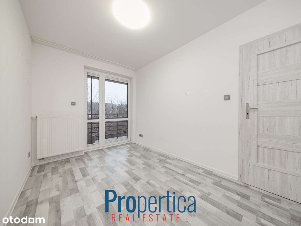 Salon z oddzielną kuchnią + 3 pokoje-9