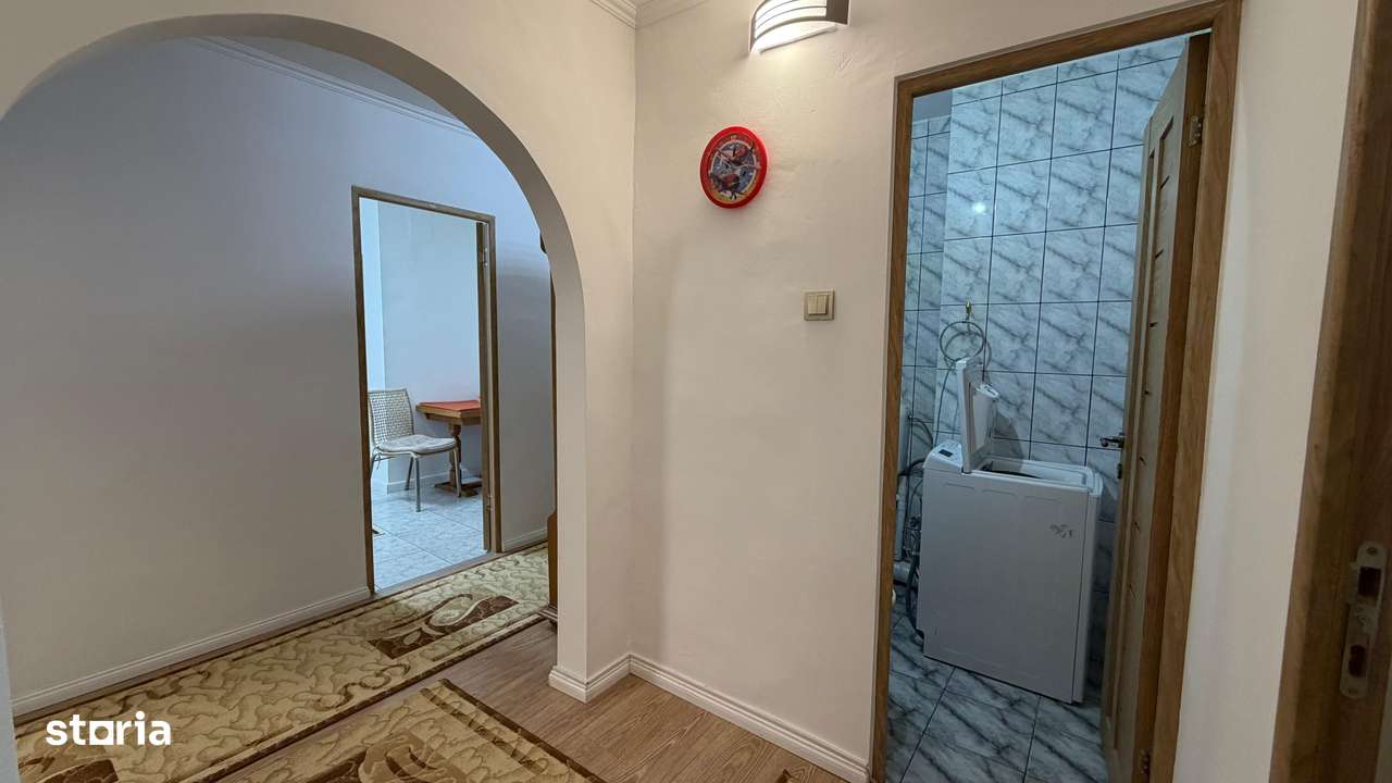 Apartament cu 3 camere, 2 bai, 2 balcoane, decomandat et3, cartier MV1-7