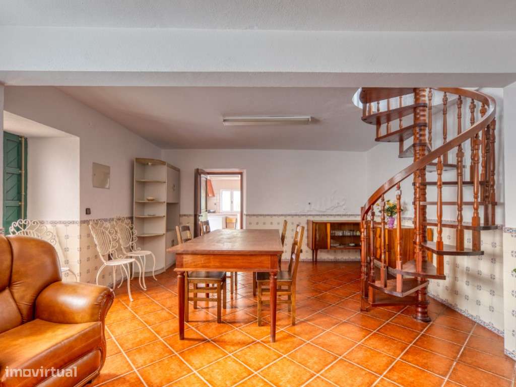 Moradia T4 com Quintal e Terraço, a Apenas 4 Minutos do Centro da V...-15