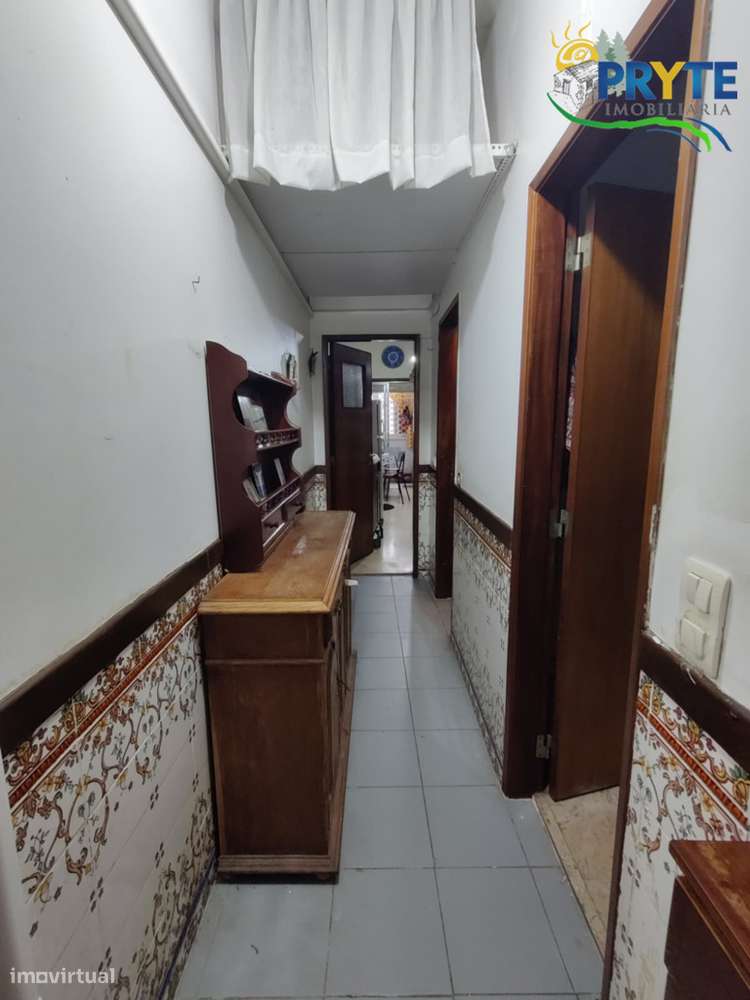 Apartamento T1+1 situado em Campolide-15