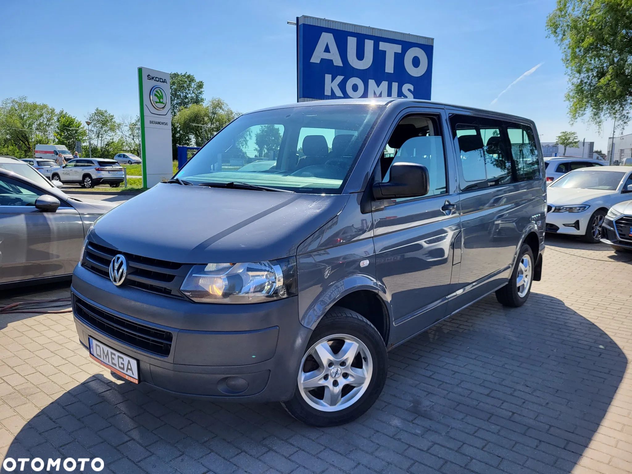 Volkswagen Transporter - 1