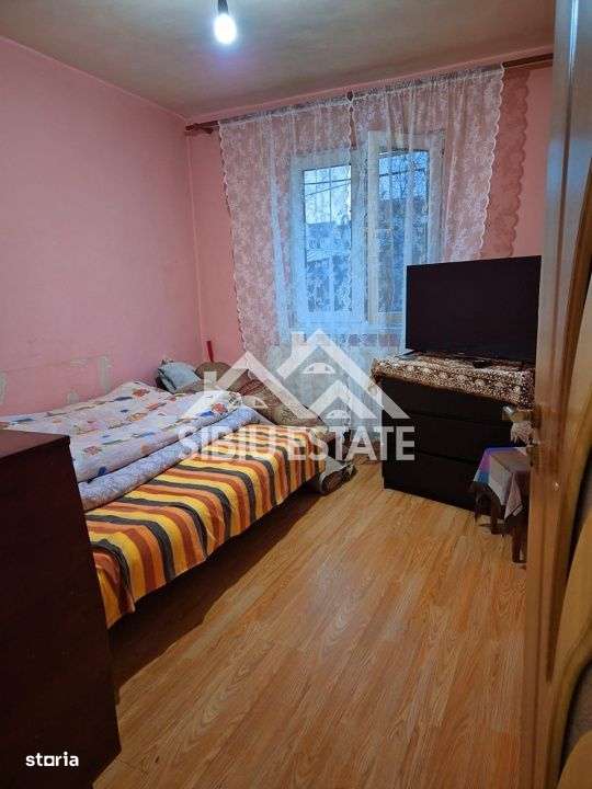 Apartament de vanzare semidecomandat cu 2 camere- Sibiu - Imagine principală: 4/5