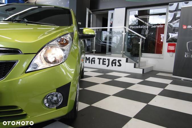 Chevrolet Spark 1.0 LS - 32