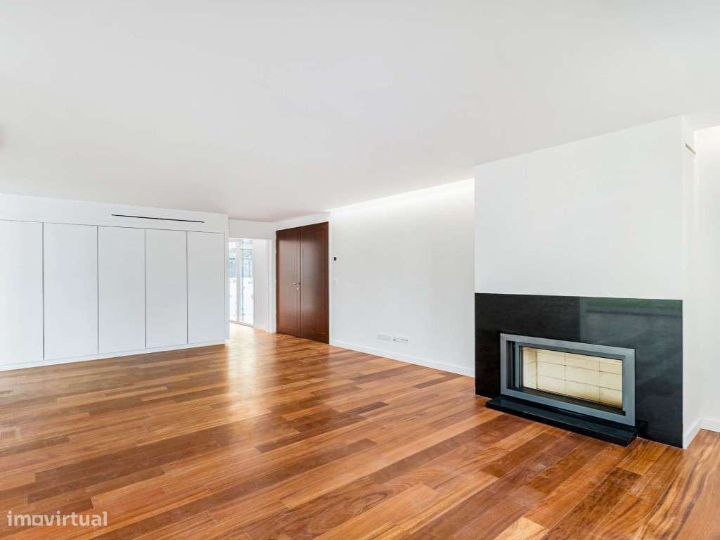 Moradia T3 com jardim e garagem fechada em Leça da Palmeira - Grande imagem: 3/25