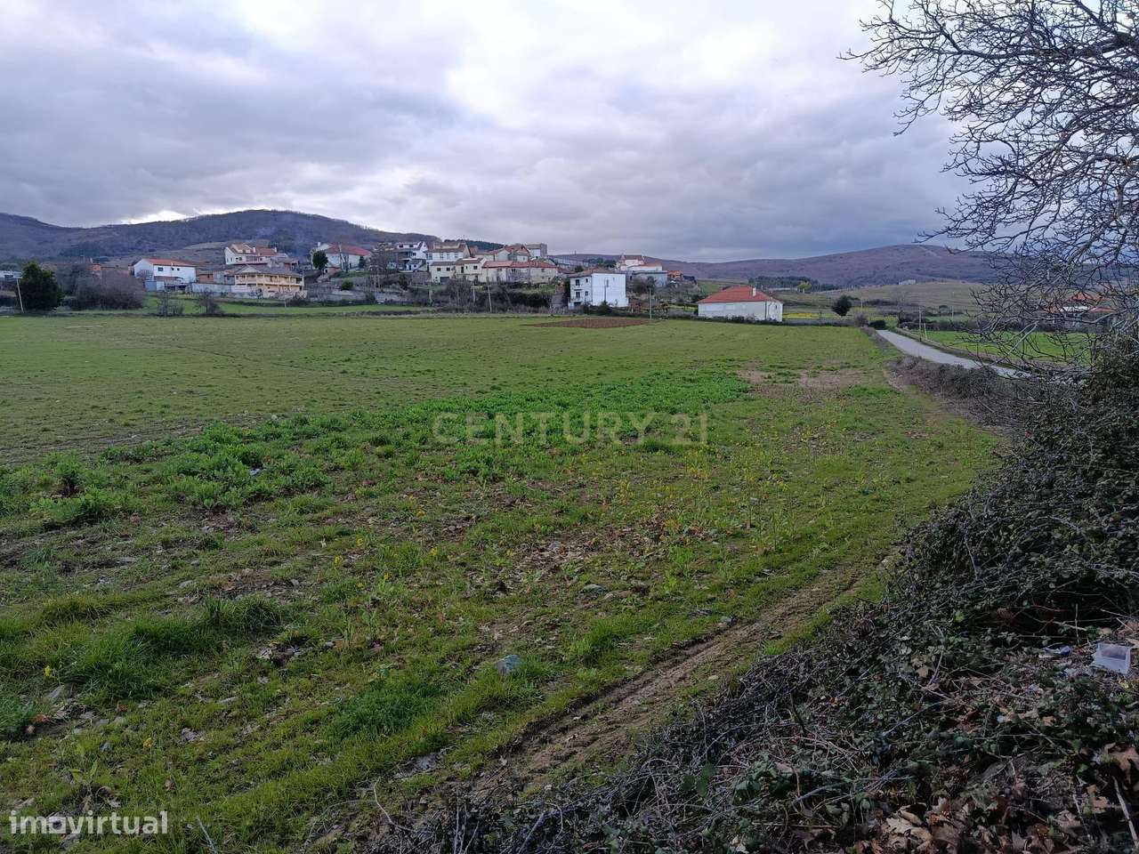 Terreno Urbano Espetacular em Rebordãos, Bragança-15