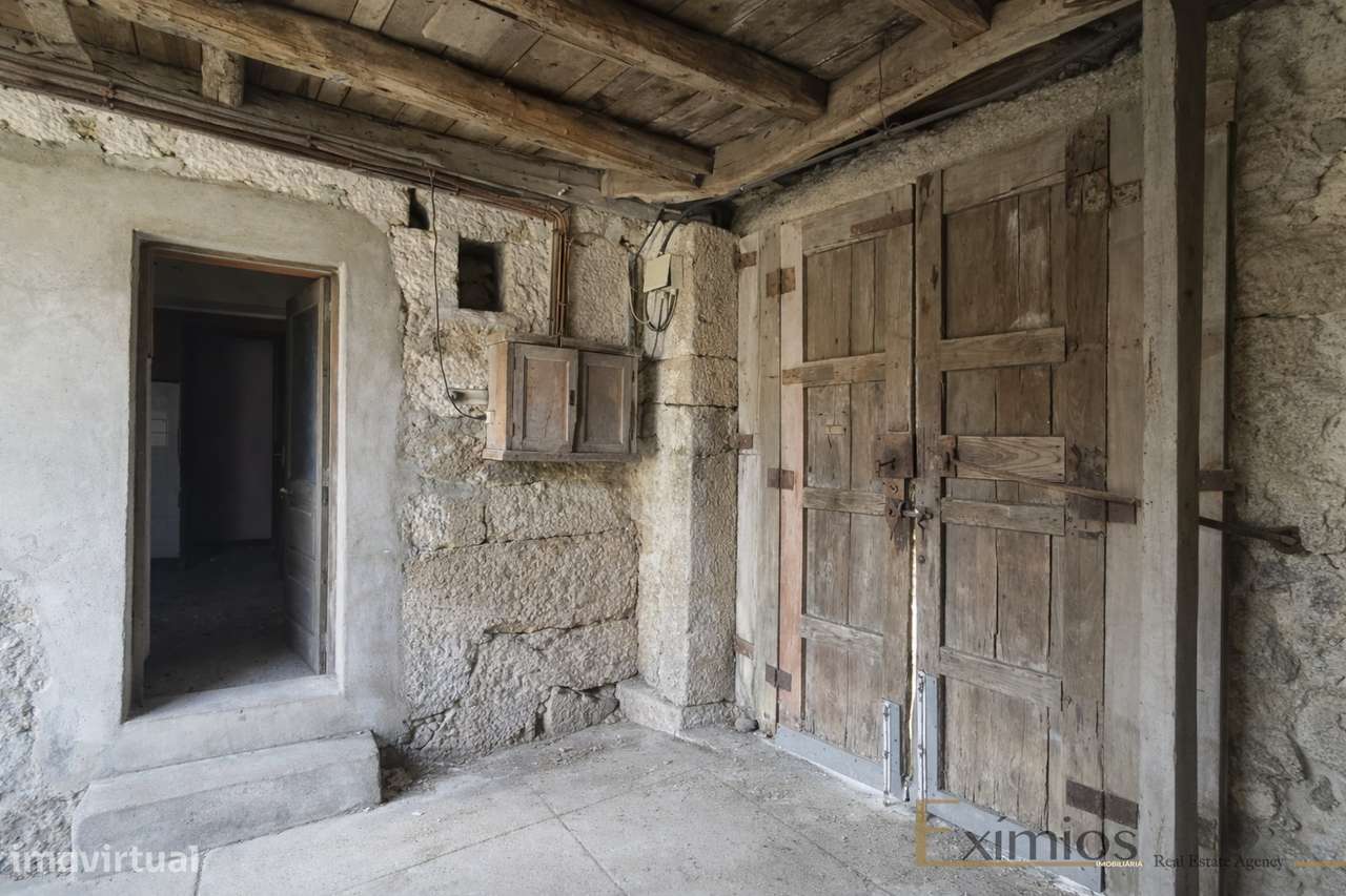 Moradia para restauro total, na Maia. - Grande imagem: 4/48