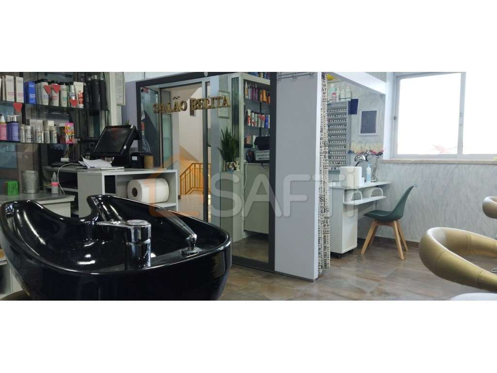 SALÃO DE CABELEIREIRO E ESTÉTICA, EQUIPADO E EM FUNCIONAMENTO - Grande imagem: 4/15