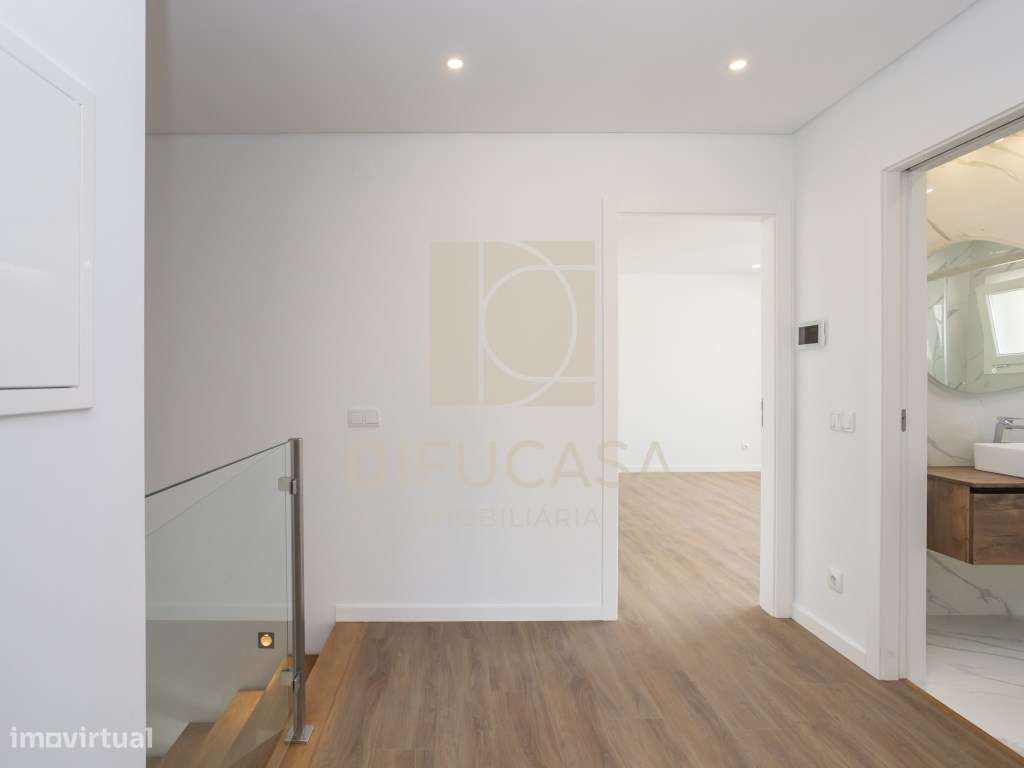 R291 Moradia T3 Duplex com áreas fabulosas-19