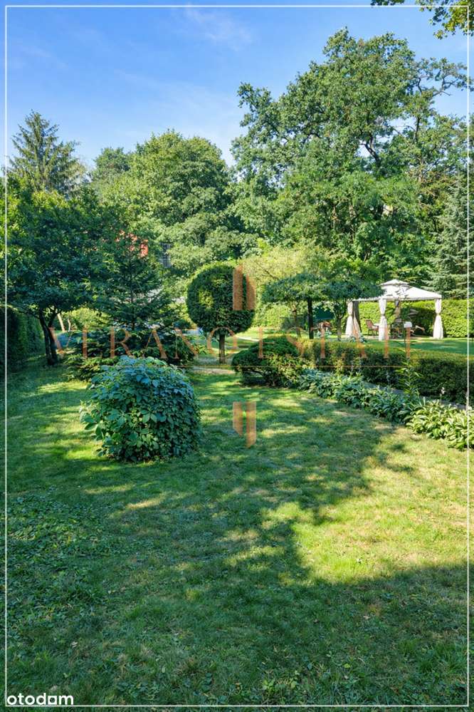 Piękna willa z potencjałem | ogród 2200m2 | basen-16