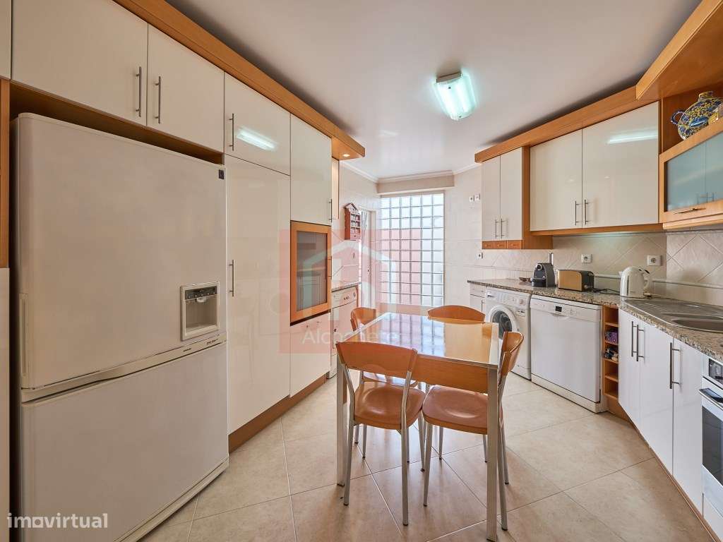 Apartamento duplex T2+3 em São Francisco.-10