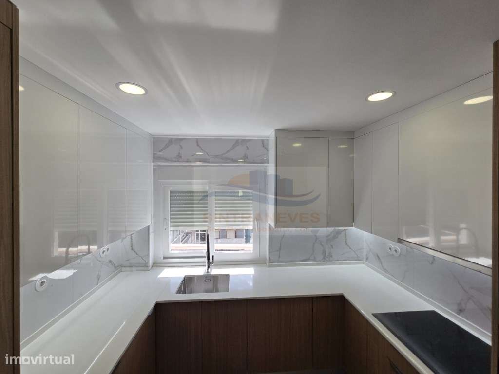 T3 Junto á Urbanização Vila Chã, com 2 WCS e Varandas - Totalmente ...-20