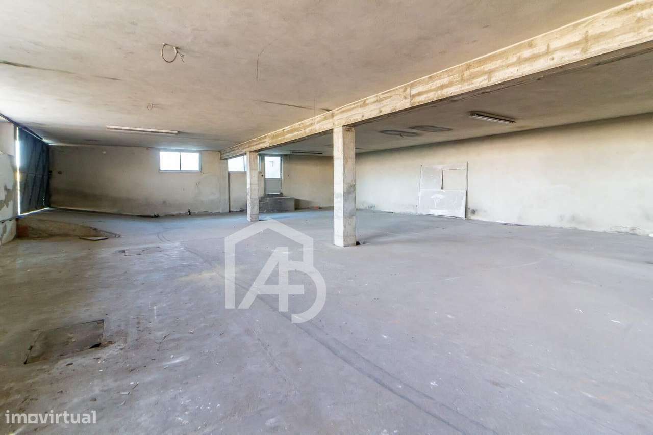 Prédio com potencial de reabilitação – Pernelhas, Leiria-44