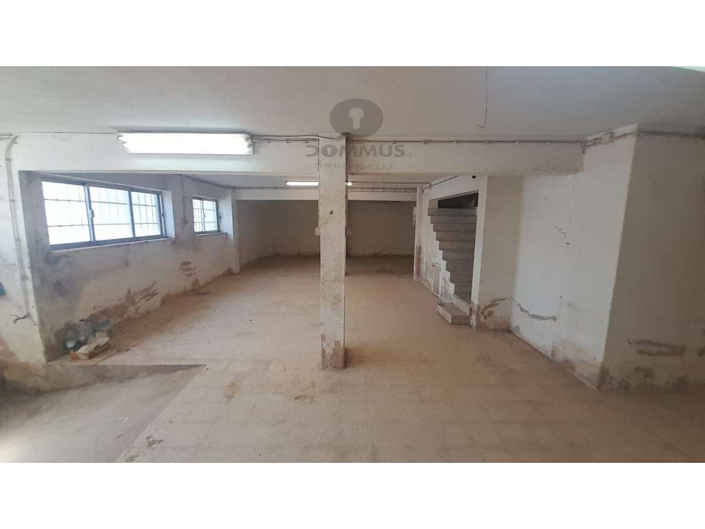 Loja com Rentabilidade - Centro de Rio de Mouro (Rinchoa)-11