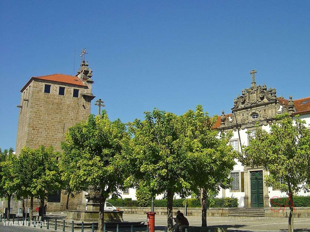 Apartamento T1+1 novo no centro histórico de Braga, no Largo Santia...-13