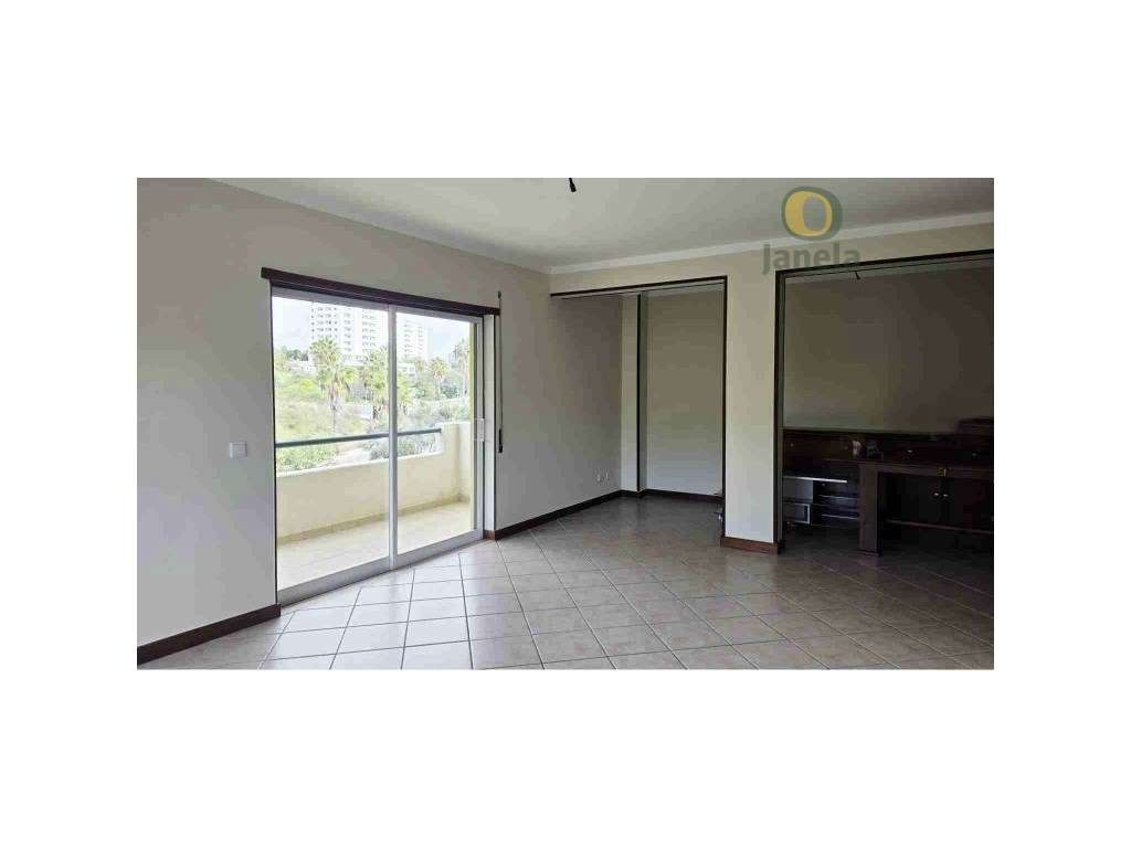 Apartamento T2 em Albufeira, com garagem e arrecadação - Grande imagem: 5/9