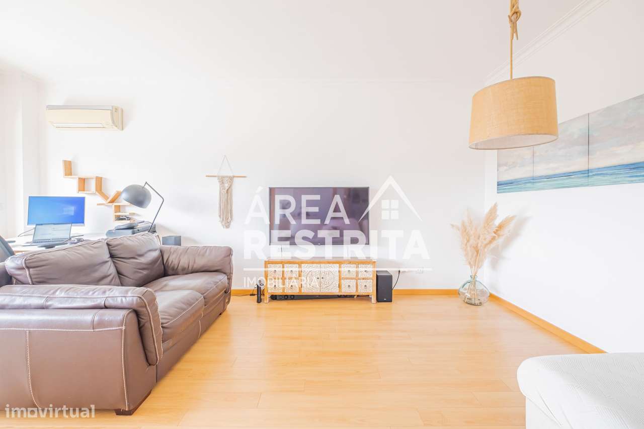 Apartamento T3 com parqueamento e varanda no Parque Luso em Corroios-41