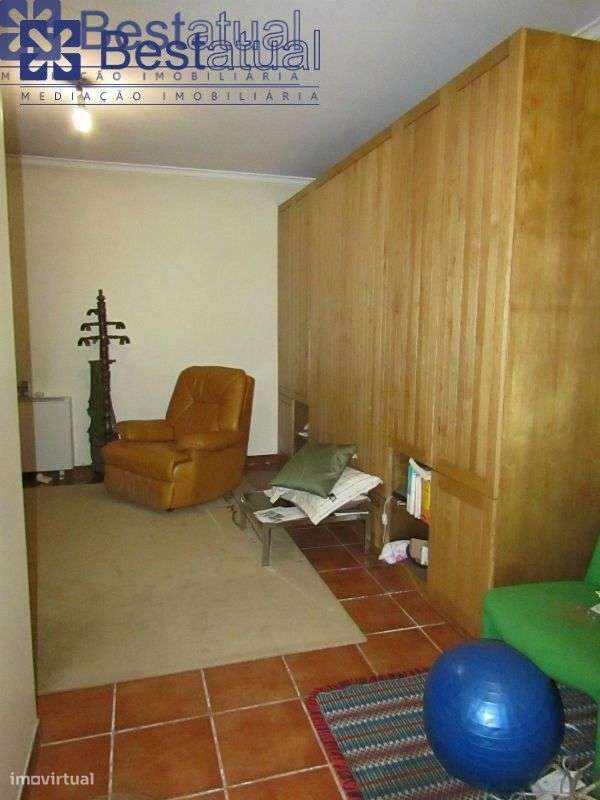 Terreno 4000 m2-c/1500 m2 de área p/construção Moradias-A 3 Min. do-6