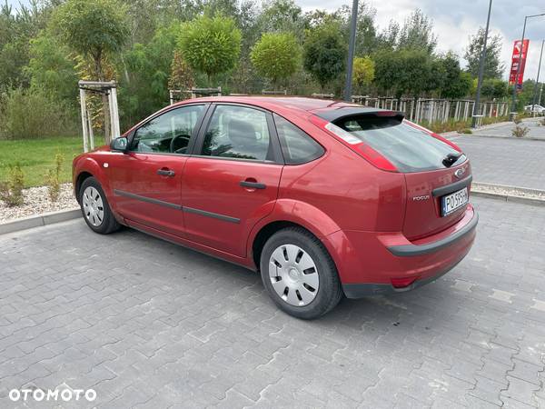 Ford Focus 1.6 Ambiente - 5