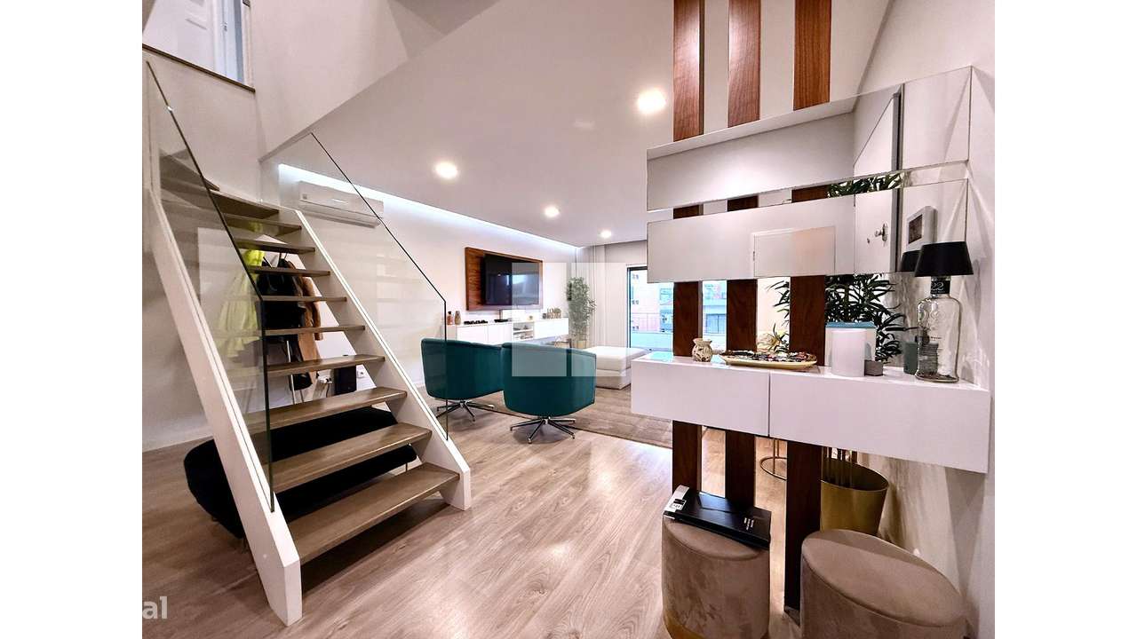 T4+1 Duplex Semi Novo - Grande imagem: 2/47