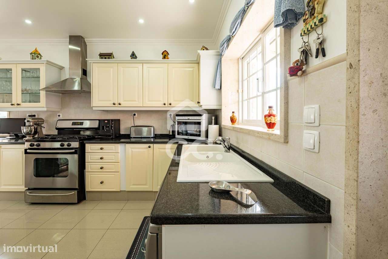 Moradia T4+3 de Prestígio em Vila Nova – Cadaval-10