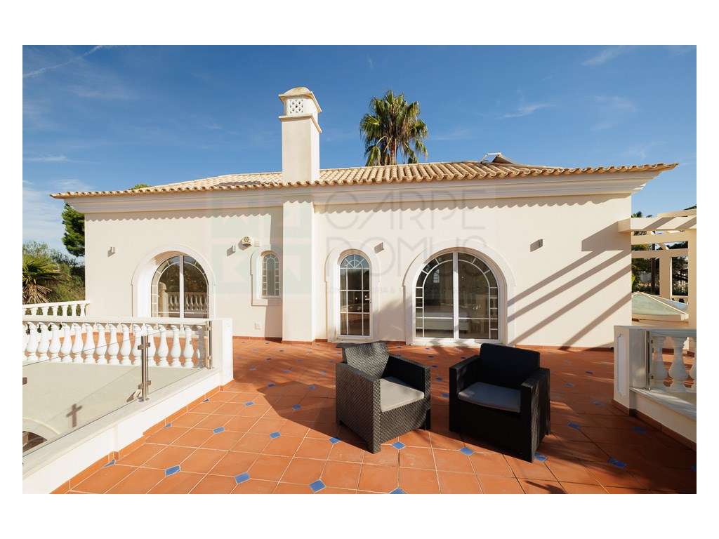 Moradia V4 inserida no campo de Golfe, Vale de Lobo, Algarve-25