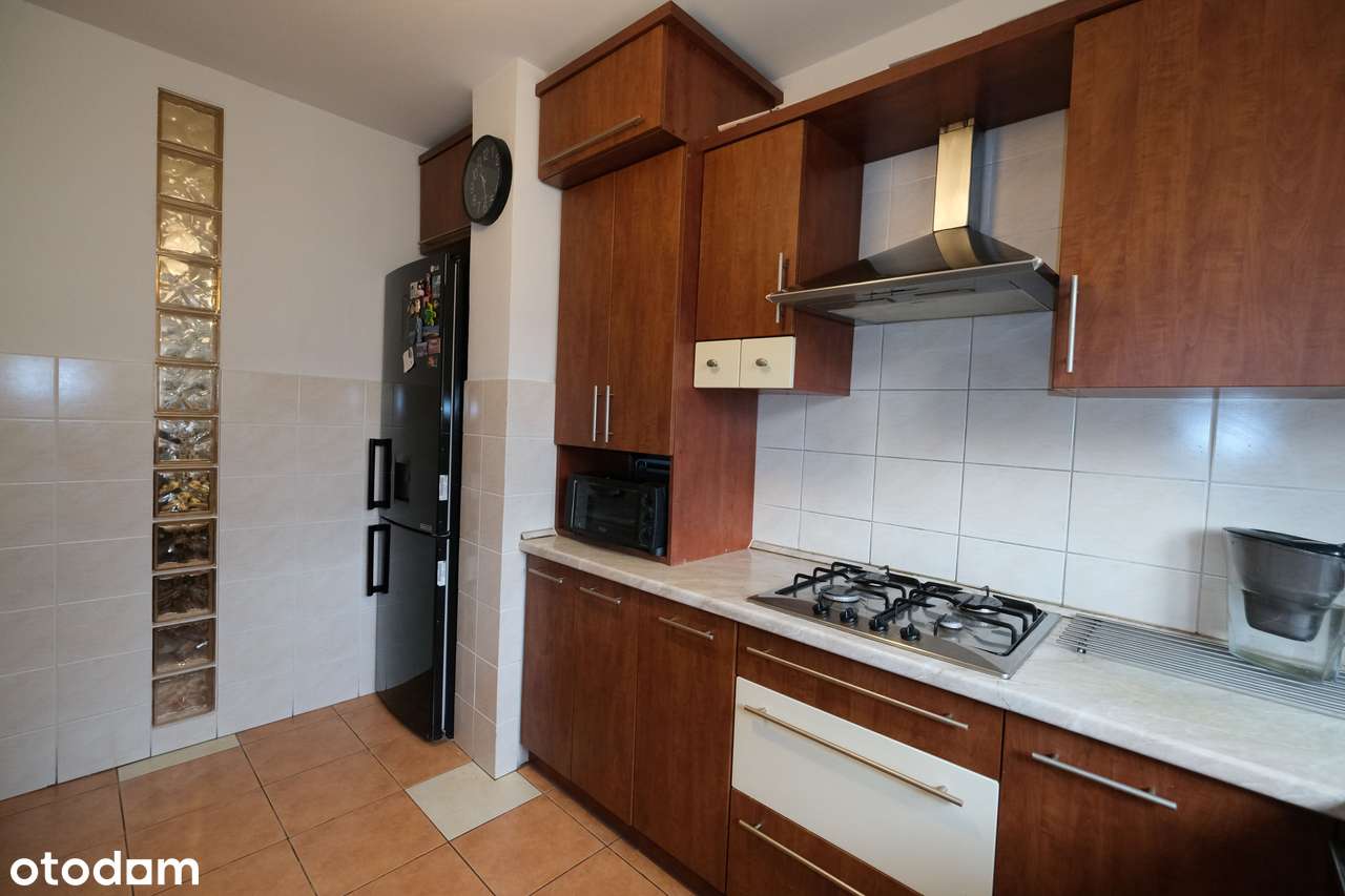 Klasyczny dom w zabudowie szeregowej na osiedlu Jaroszówka przy lesie-5