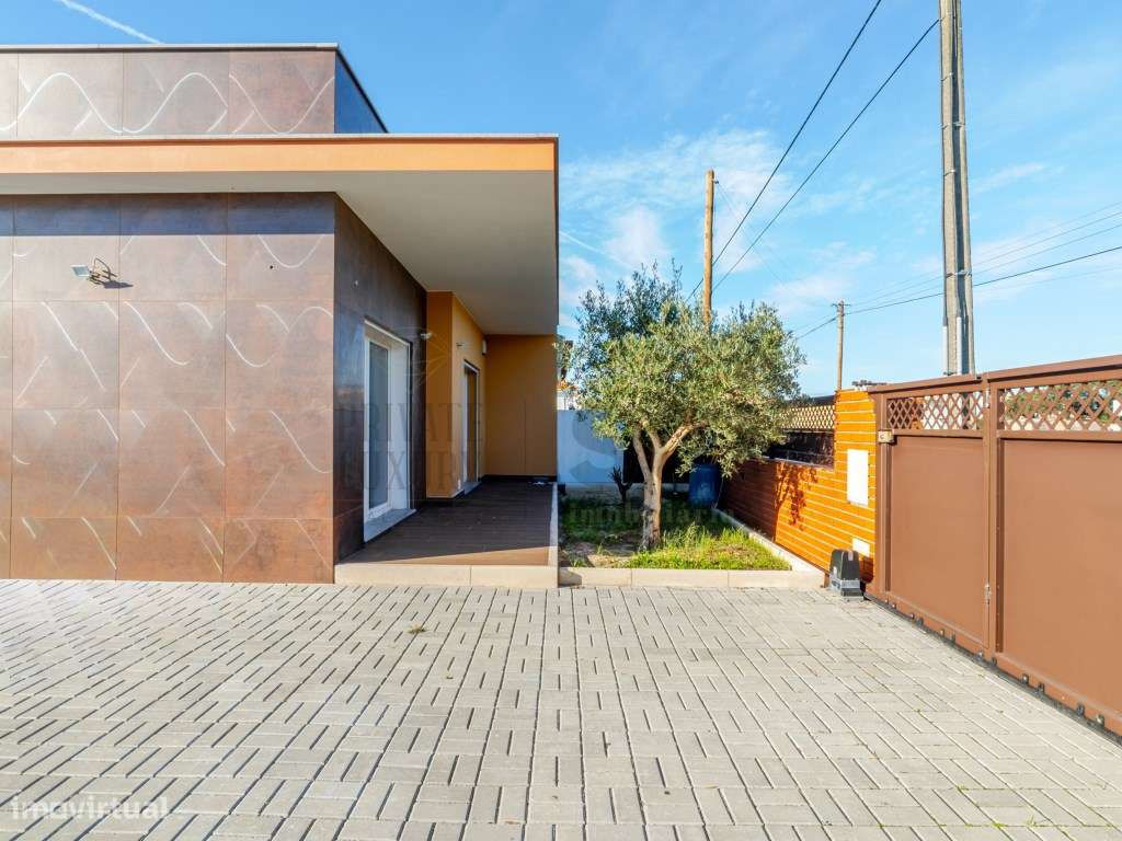 Moradia Térrea T3+1 NOVA com garagem em Alhos Vedros-38