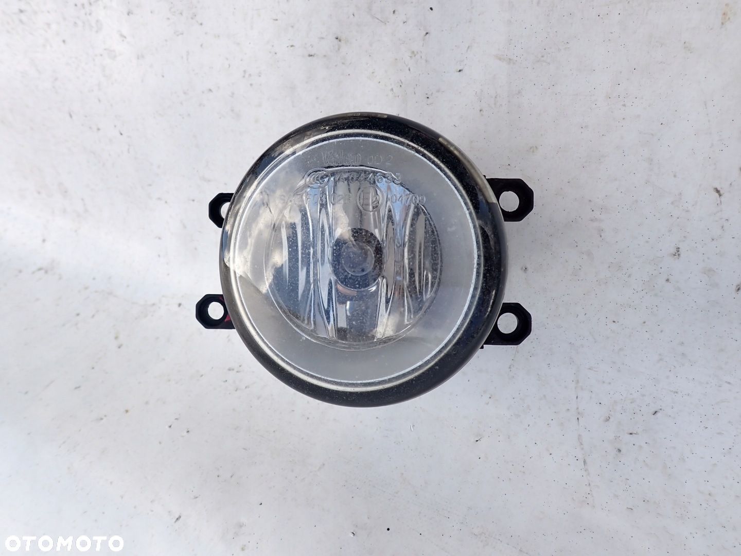 TOYOTA 812100D041 HALOGEN PRZÓD PRAWY - 1