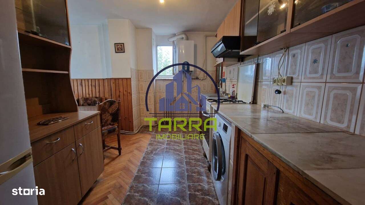 Apartament 3 camere de vazare in Alba Iulia zona Centru - Imagine principală: 5/10
