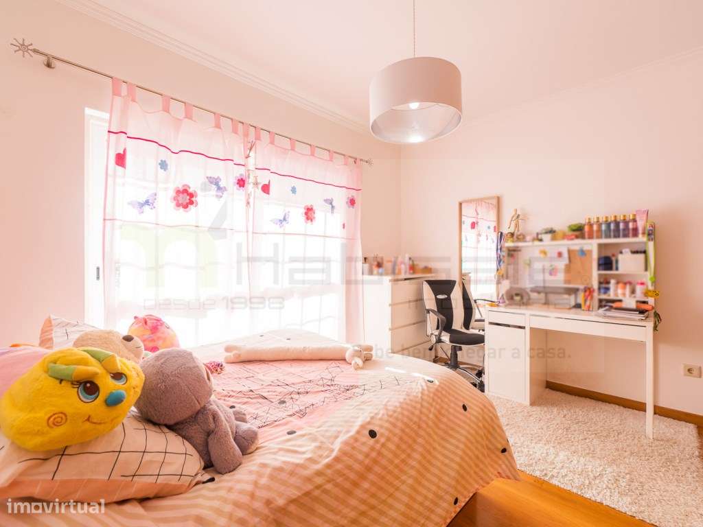 Moradia T5 com Jardim, Garagem ampla e Espaço para Piscina-21