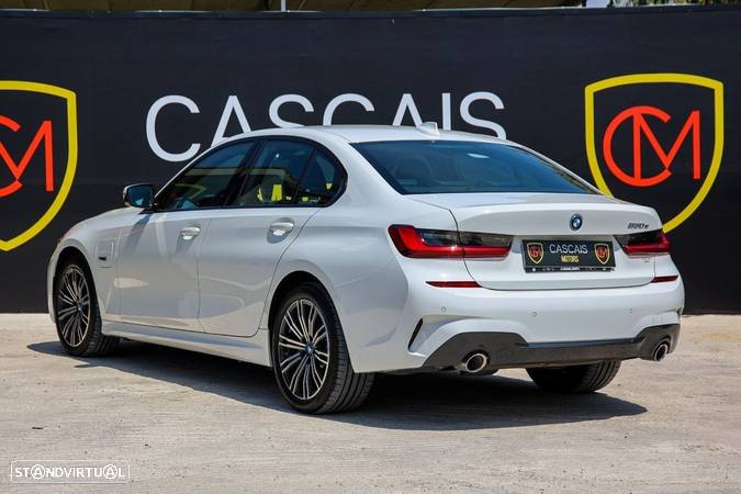 BMW 330 - 13