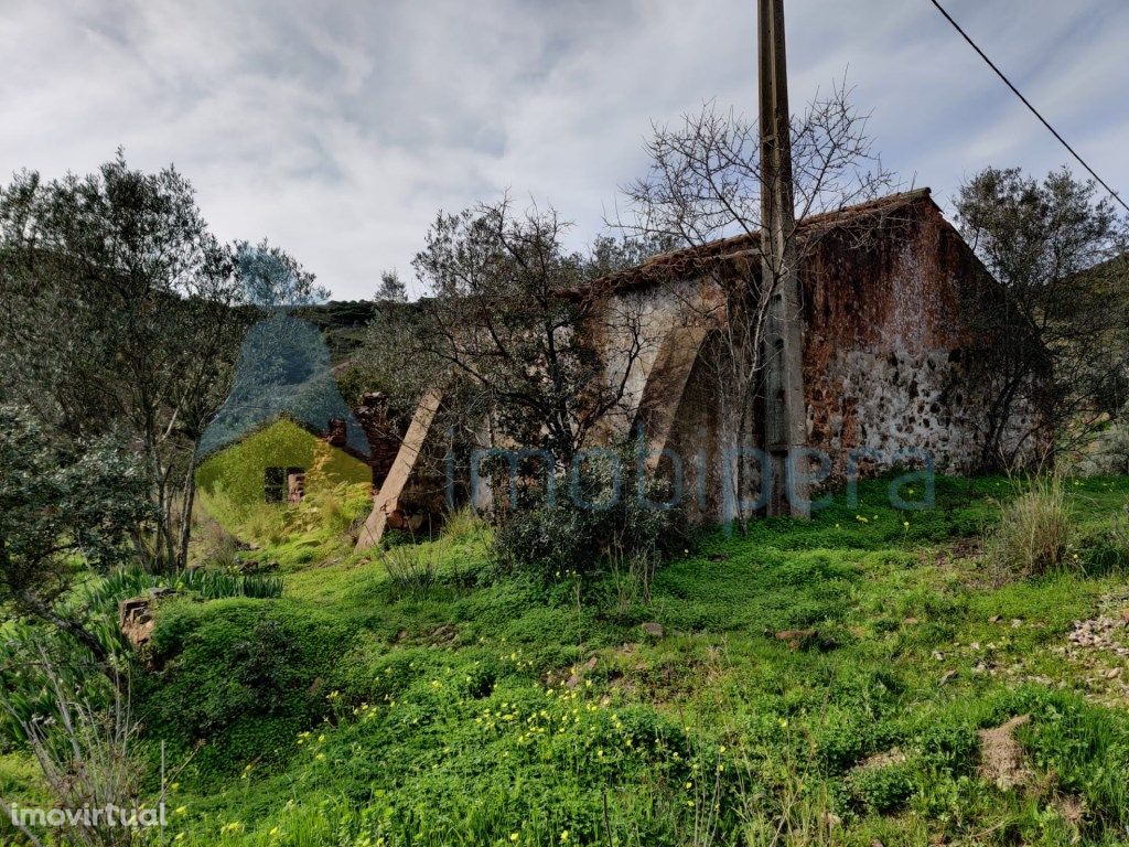 Silves - Terreno com Casa - Junto Barragem Silves