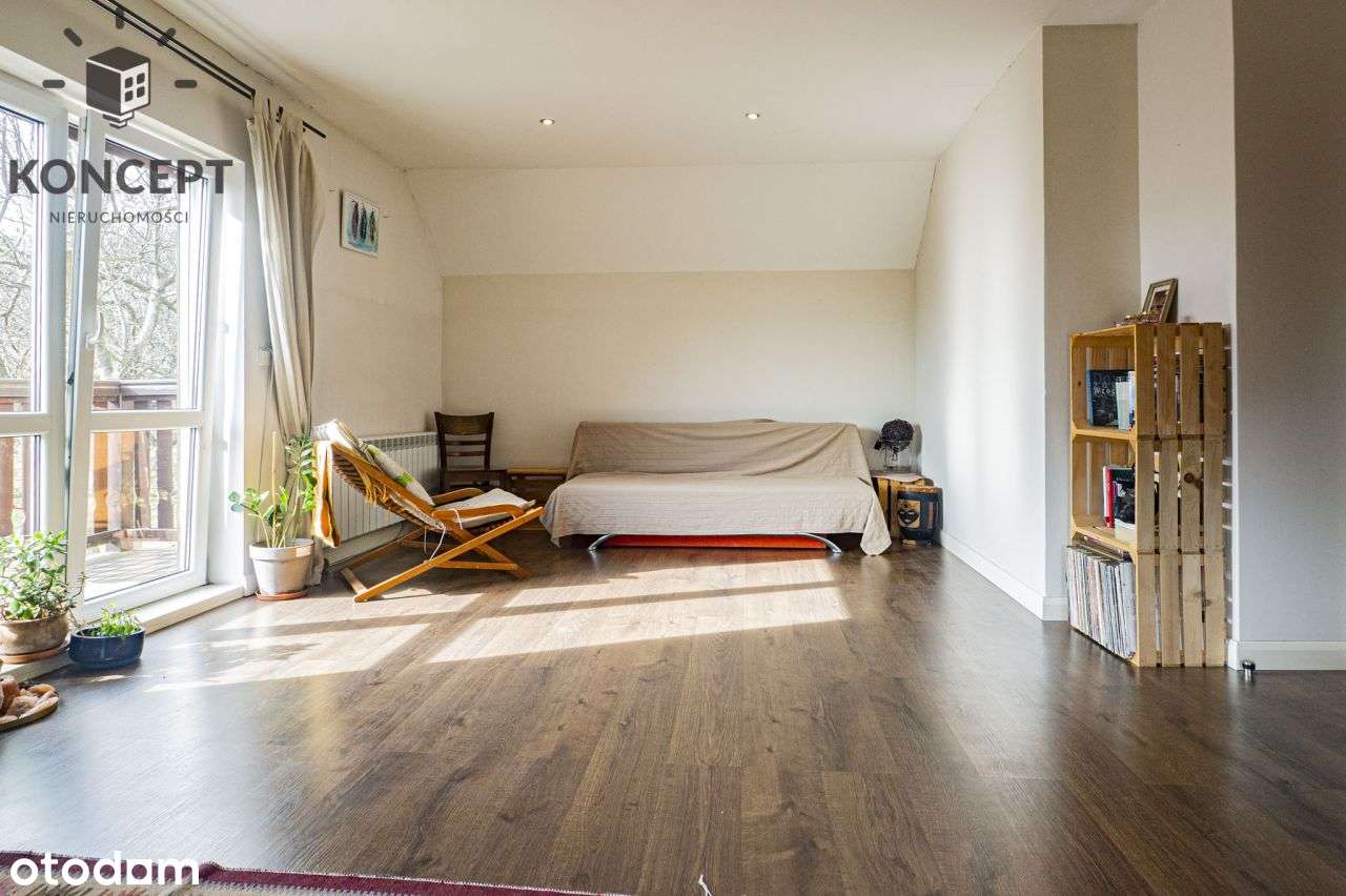 Dom z zabudowaniami z dużą, zieloną działką w cich-6