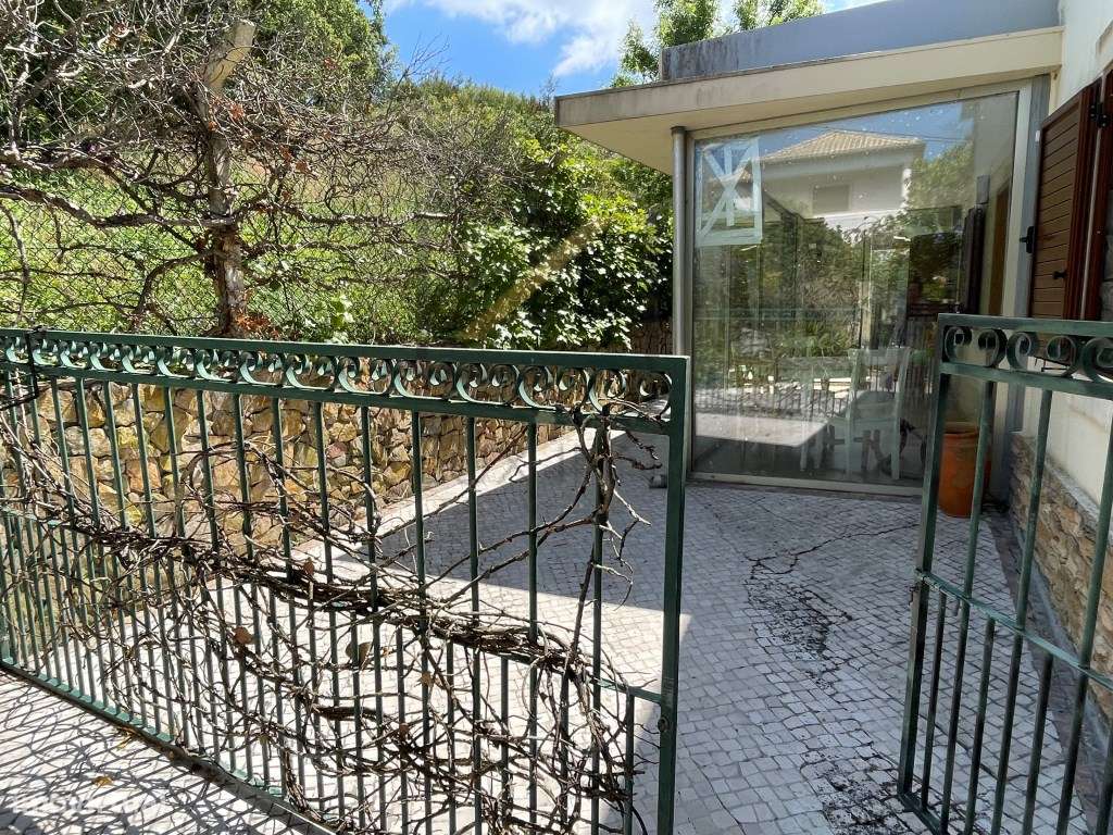 Moradia T4 com piscina e jardim, na Aldeia Grande, Setúbal-57