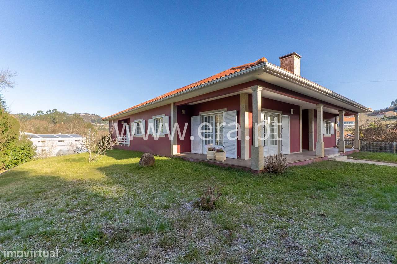 Moradia T4+1 Centro de Paredes de Coura - Grande imagem: 2/43