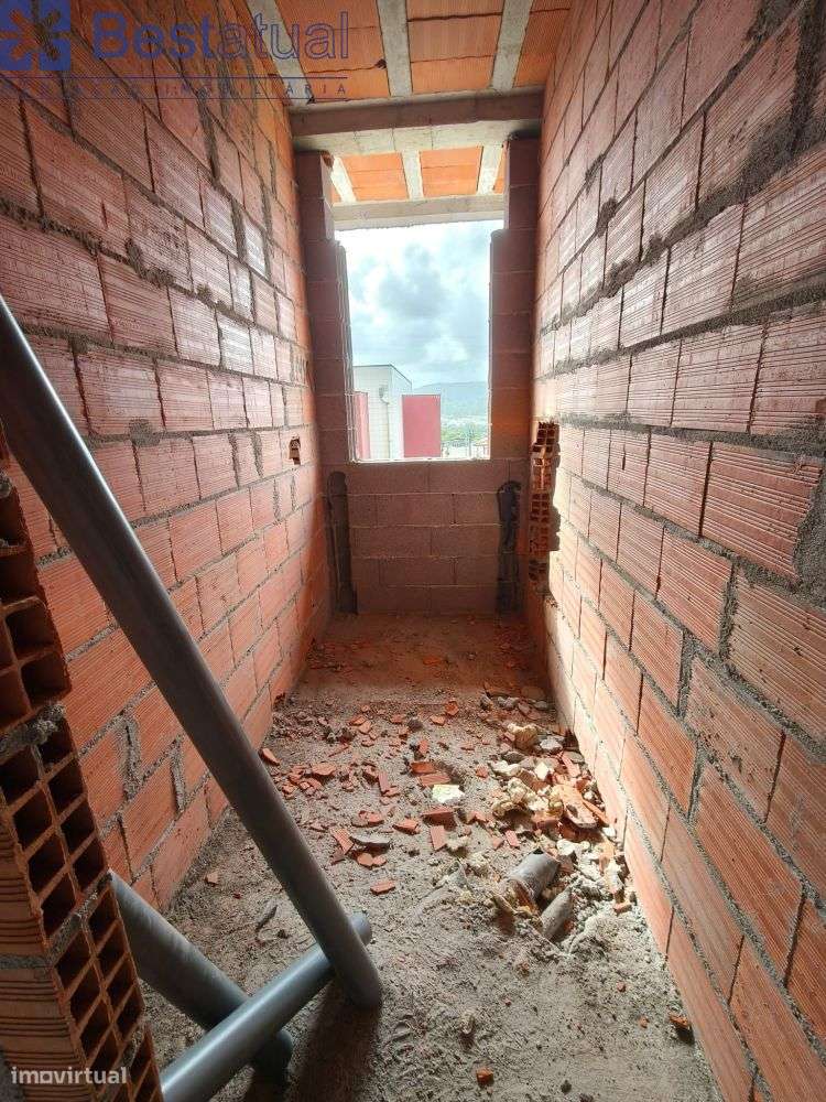 Moradia T 3 em fase de construção - Ótimos Acabamentos-18