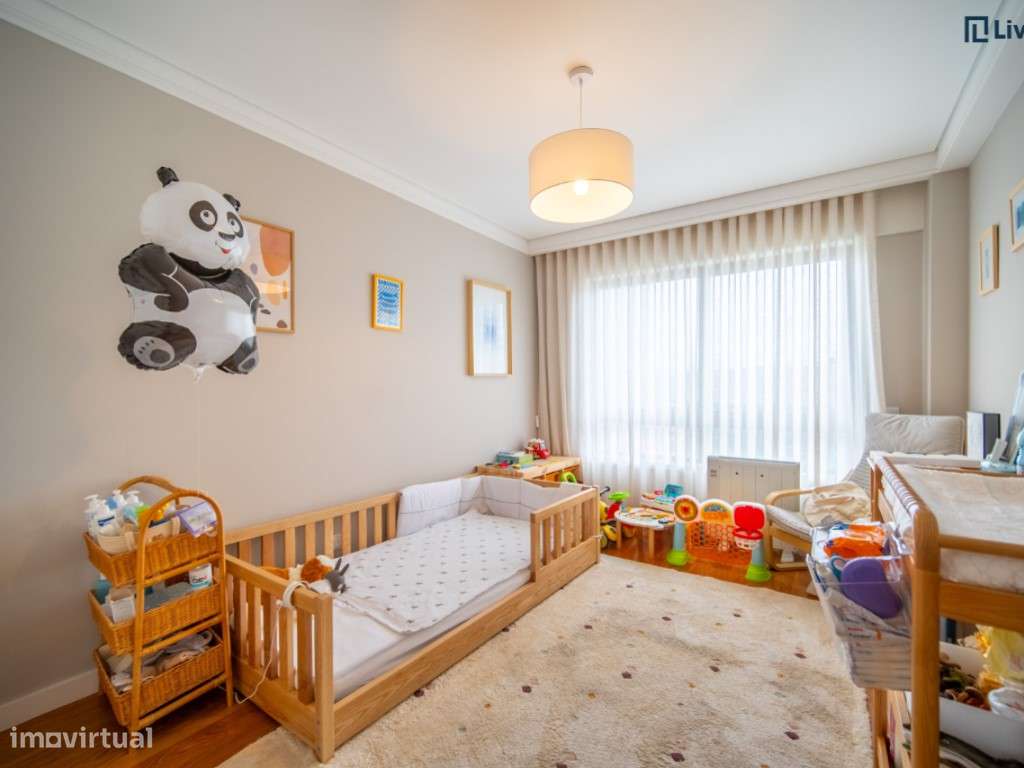 T4+1 de 200m² Renovado com 2 Suites-23