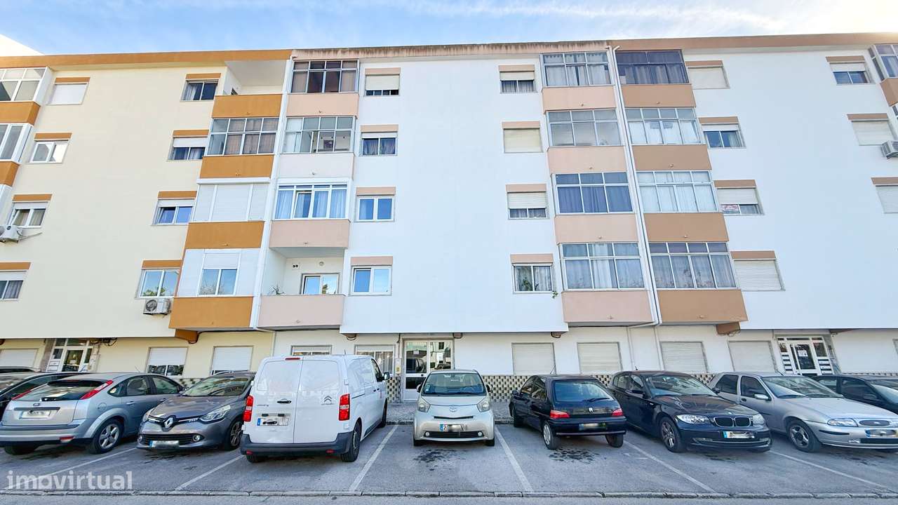 Apartamento T2 Totalmente Remodelado com Suite e Varanda-23