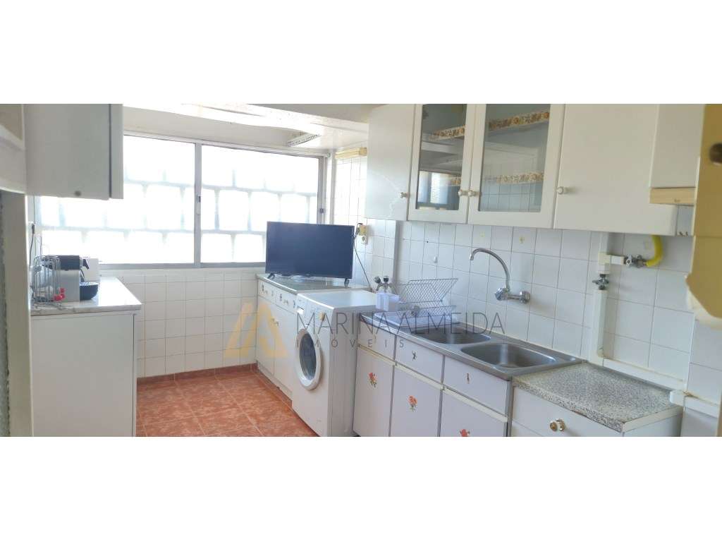 Apartamento T3 ( 4 assoalhadas ), com Varanda e Vista Deslumbrante ...-3