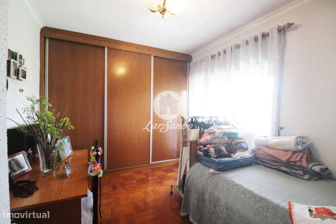 Apartamento T2 junto à Av da Carvalha, Fânzeres, com Excelente Expo...-11